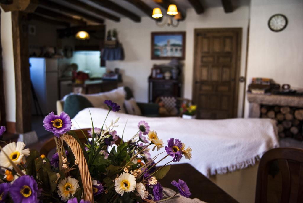 La Fuente Del Monte Villa Caballar Екстериор снимка